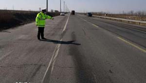 濱海新區民警深入查找在道路渠化、交通設施、交通標志等方面是否存在隱患？