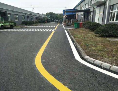 廠區(qū)道路劃線作用是什么，廠區(qū)道路劃線找誰？飛揚市政口碑好
