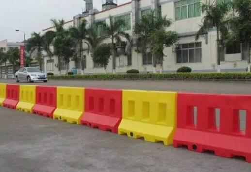 蘇州道路劃線分析，交通設施有一類為什么叫水馬？