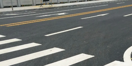 蘇州車位劃線解析，車間白色斑馬線劃線寬度是多少？帶來高效與安全