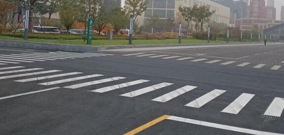 昆山廠區(qū)道路劃線施工隊?找飛揚市政 昆山廠區(qū)道路劃線施工隊?找飛揚市政