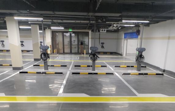 專業車位劃線，從飛揚市政開始