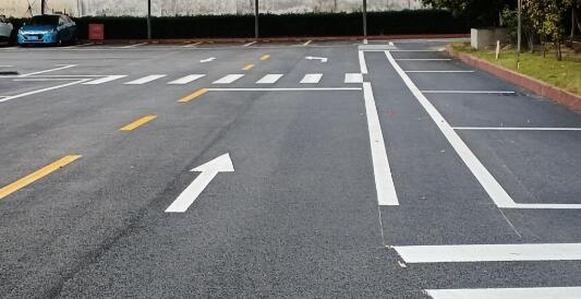 蘇州廠區(qū)劃線解讀，100個(gè)小車位需要多少桶油漆？